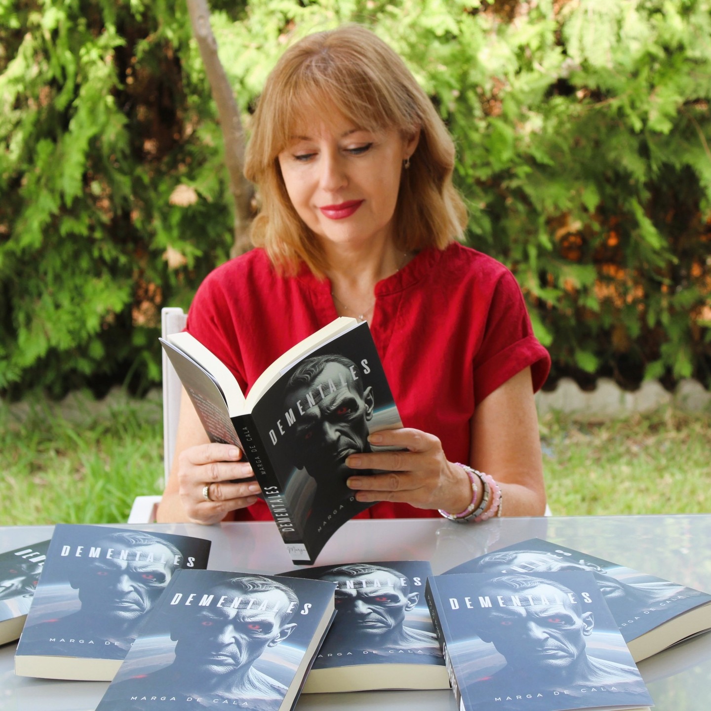 Disponible en la web «escritopormarga.es», y en Papelería Triana (Tomares). 😊
.
https://escritopormarga.es/tienda/dementales/
.
#Dementales #novela #thriller #altoimpacto #cienciaficción #libros #escritopormarga