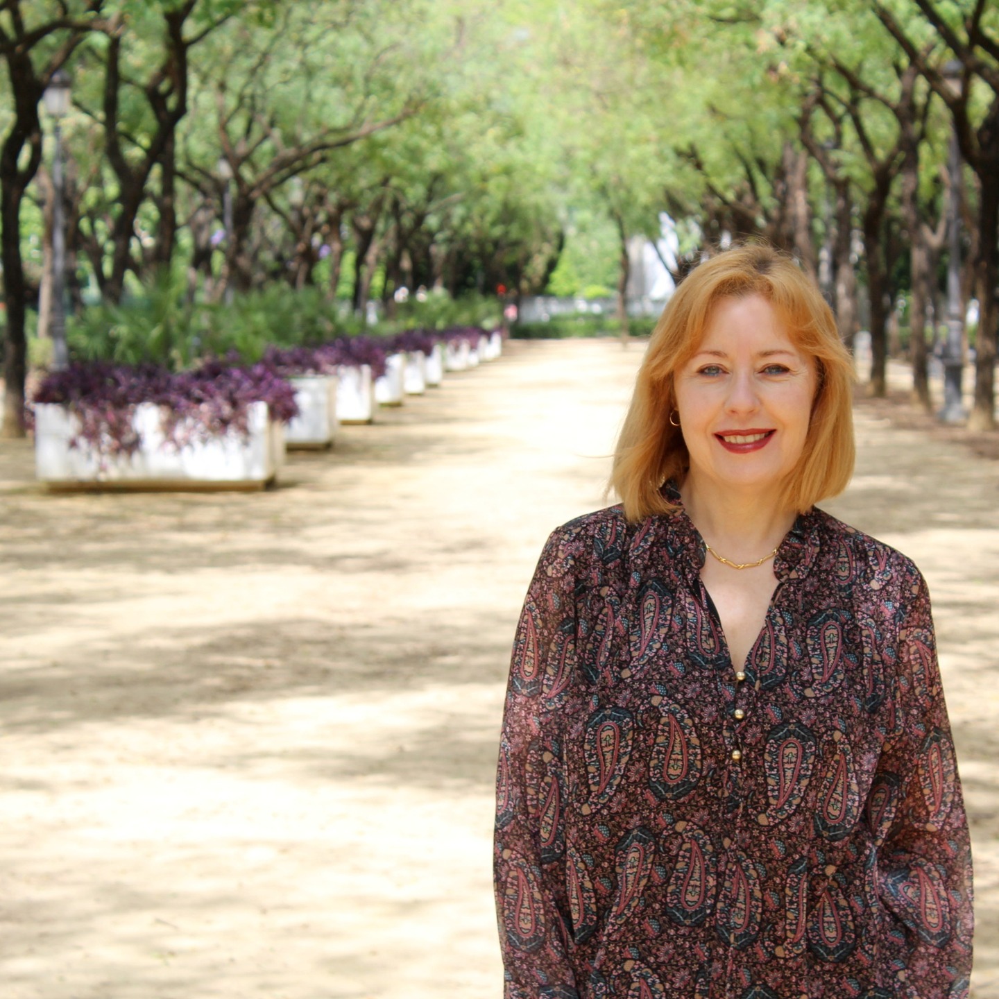 «La sonrisa es la llave que abre el corazón de todo el mundo», dice Anthony D'Angelo, pero recuerda: sonríe solo si tú quieres, y no porque te lo digan u ordenen los demás (Marguita)😘😊🌸
.
#sonrisa #nuevafotoperfil #voluntad #asertividad #Marguita #elección #primavera #Sevilla #escritopormarga