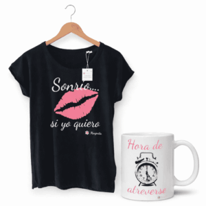 Camiseta "SONRÍO SI YO QUIERO". Color Negro + ¡Taza de regalo!